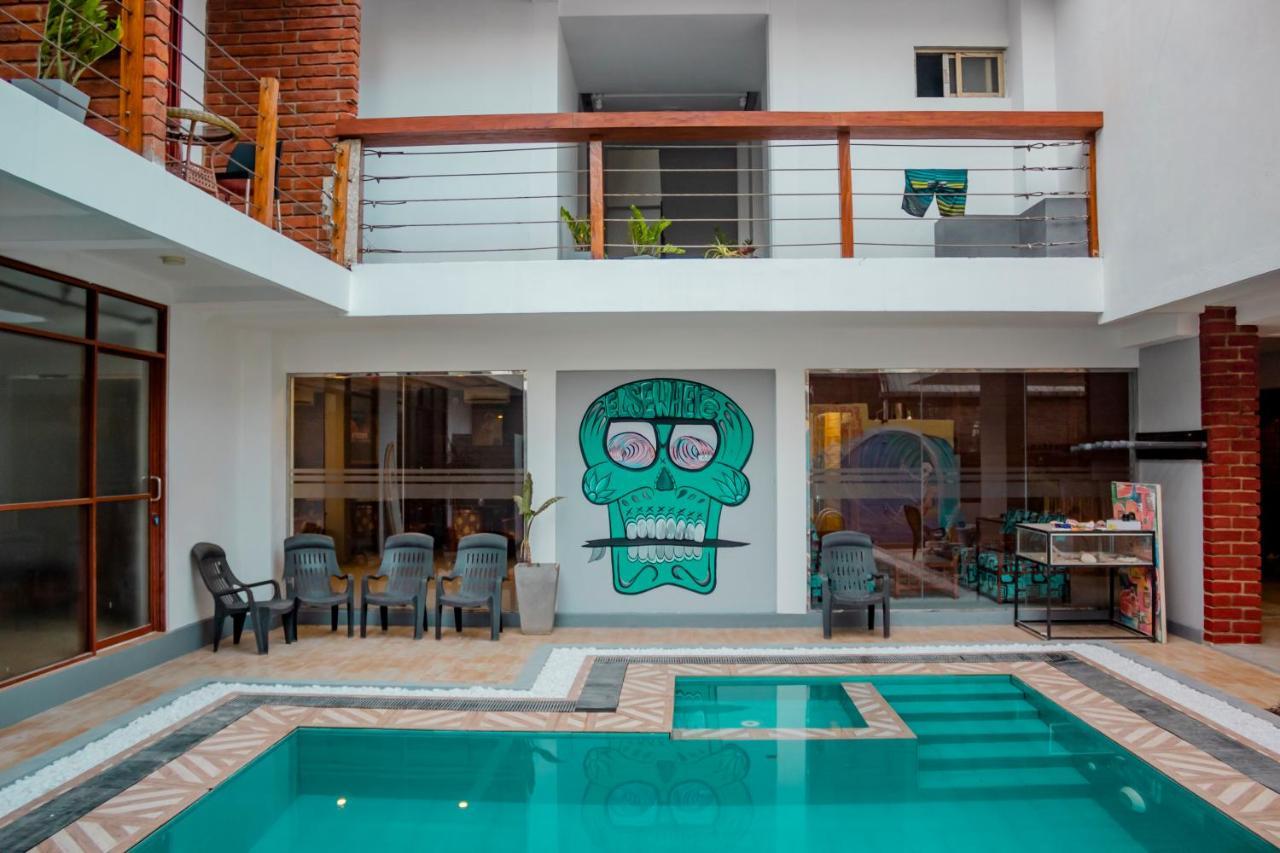 Auberge de jeunesse Surf & Party Weligama Extérieur photo